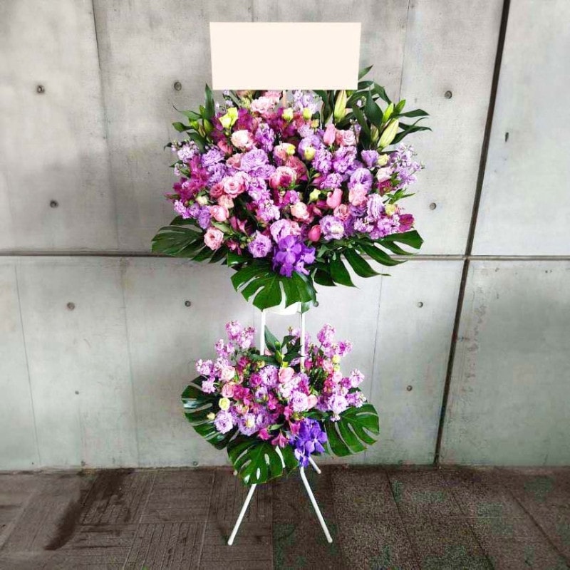 商品サムネイル: 【ピンクバラ入り】お祝いスタンド花2段　40000円