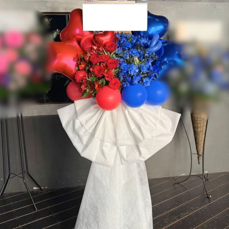 商品サムネイル: 【ロングリボン】【左・右】ハーフ＆ハーフ　バルーンスタンド花1段  30000円