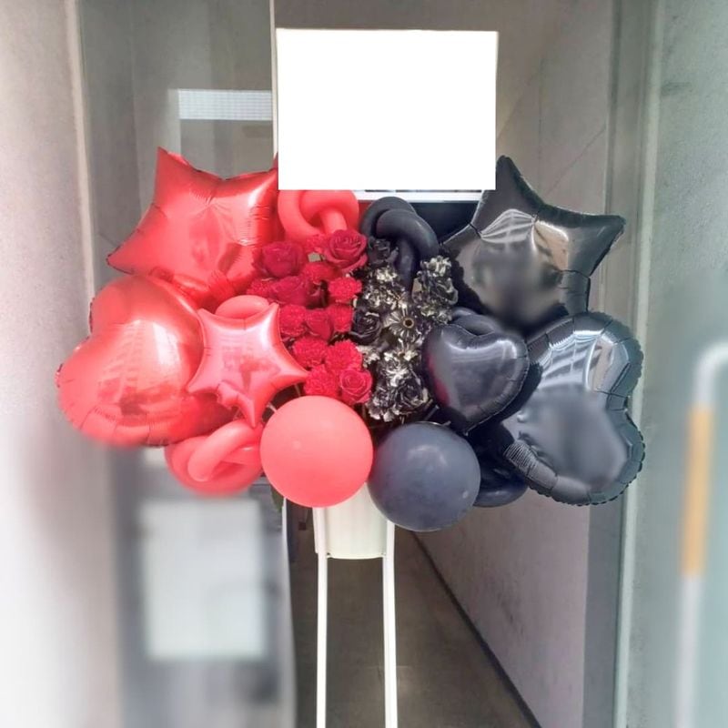 商品サムネイル: 【セレクトカラーシリーズ】【深紅と漆黒の世界観】バルーンスタンド花1段　35,000円