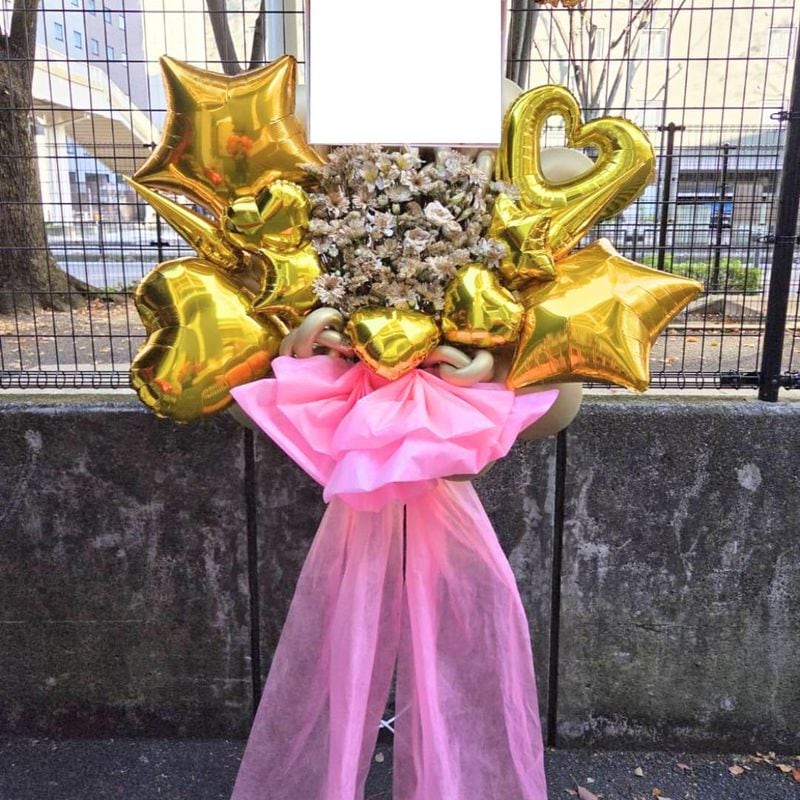 商品サムネイル: 【セレクトカラーシリーズ】【可憐なゴールドデザイン】バルーンスタンド花1段　40,000円