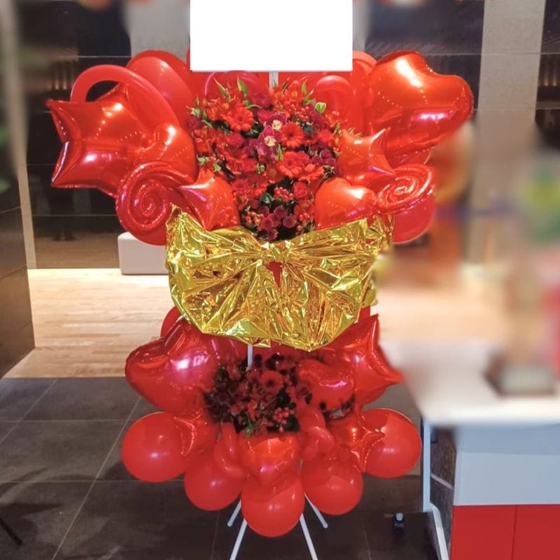 商品サムネイル: 【セレクトカラーシリーズ】【深紅を彩るゴールドリボン】バルーンスタンド花2段　45,000円