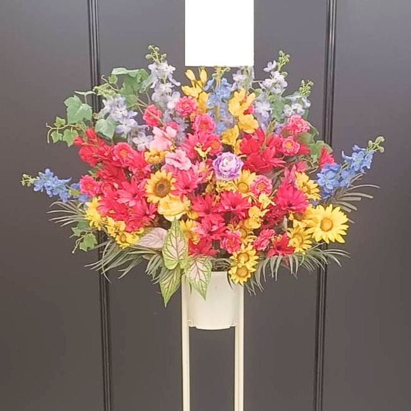 商品サムネイル: とても喜ばれる圧倒的存在感のスタンド花一段　22000円