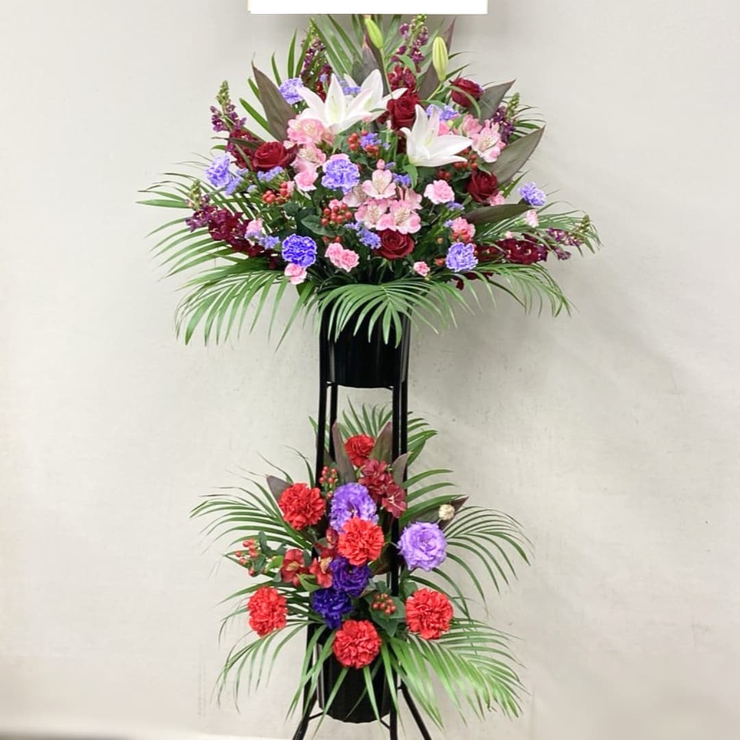 想いが届く」スリムな形のスタンド花 2段 20000円 | お祝い - スタンド