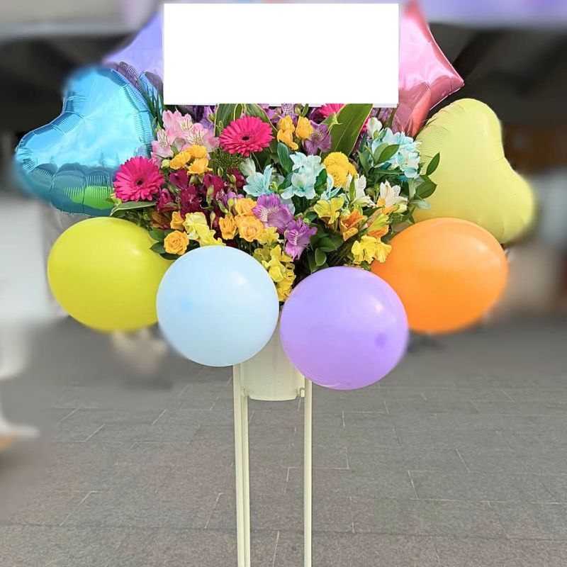 商品サムネイル: 「想いが届く」スリムな形のバルーンスタンド花 1段 19000円
