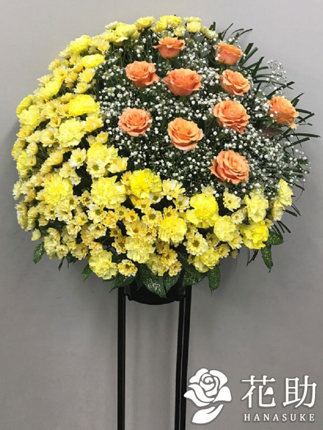 月の形をしたムーンスタンド花1段 37000円 | 限定スタンド花 | 【花助