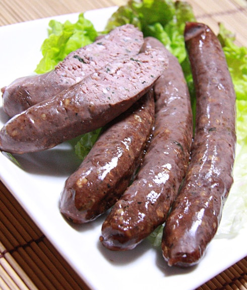 無添加 犬 猫用【 Xmas 薬膳ソーセージ （鹿肉）】ジューシーな鹿肉・小松菜・小エビ・黒ごま使用｜無添加・手作り｜愛犬の目の健康を考えたクリスマス限定ソーセージ｜鹿肉の旨みたっぷりで食欲そそる｜ビタミンA・E・アスタキサンチン・DHAを自然食材から摂取｜1本10〜12cmで食べ応え満点｜はなとしっぽオリジナル