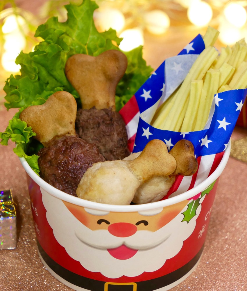 パーティーも盛り上がる！ 「 お肉たっぷりクリスマスバーレル 犬猫用 」 馬肉（赤身）＆ブランド鶏「桜姫」使用｜骨付きお肉とさつまいもポテトの豪華セット｜クリスマスディナーやパーティーにぴったり｜愛犬・愛猫が夢中になるジューシーでボリューム満点の特別ごちそう｜無添加・手作り｜はなとしっぽオリジナル