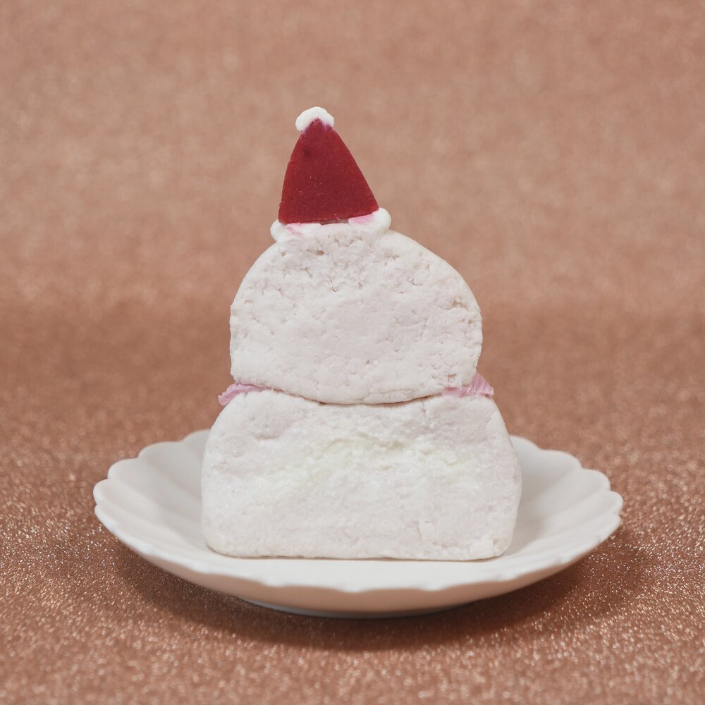 【 犬用ケーキ お肉のわんこサンタ 】乳糖フリー・グルテンフリー・無添加・国産素材|愛犬が喜ぶお肉たっぷりクリスマス限定ケーキ|牛肉や鶏肉を使用した安心ヘルシーごちそうケーキ|かわいいサンタモチーフで華やかに|小麦・乳糖不使用で健康に配慮した犬用ケーキ|はなとしっぽオリジナル