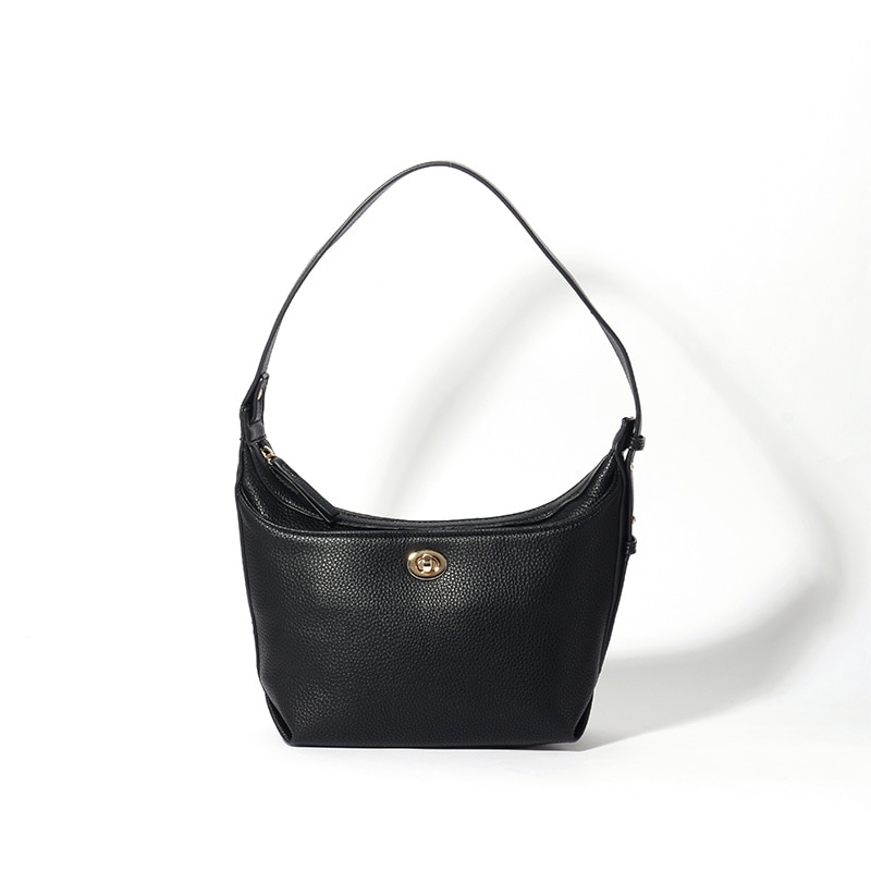 【ELFUR】 ショルダーバッグ BM3016 BLK 5473000369