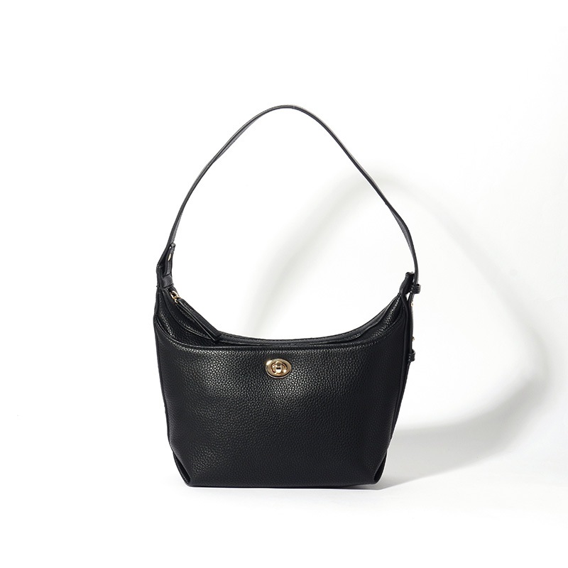 【ELFUR】 ショルダーバッグ BM3016 BLK 5473000369