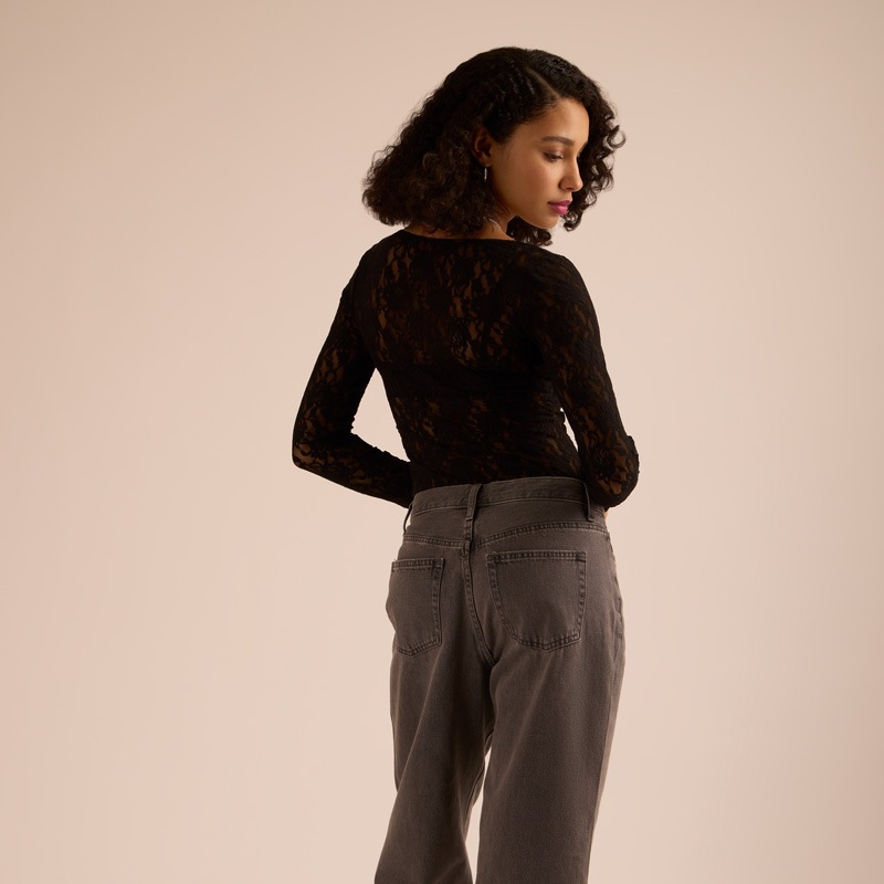 シグニチャー レース スクエア ネック ロング スリーブ トップ (ブラック)