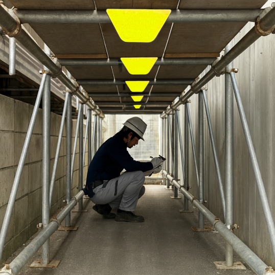 ギリギリくん反射板　狭い場所の安全対策に革命を