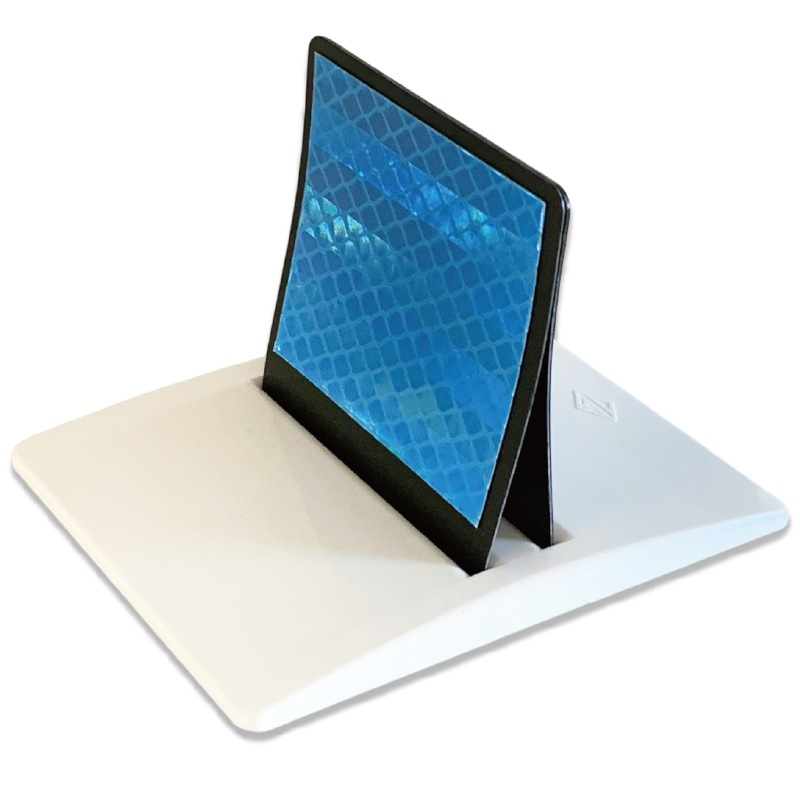 3D立体型＆高輝度反射シート使用で視認性抜群！道路縁石用反射体　ユニマーカー 踏まれても復元！
