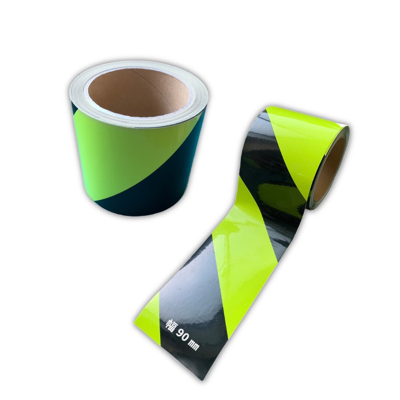 【幅90mmタイプ】 プライマー不要で直貼りOK！コンクリート用反射トラテープ　幅90mm×長さ1Mから　全2色