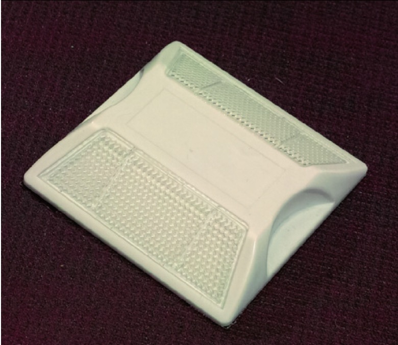 【NEW】 道路 縁石鋲　ライトニング HCB-115　本体白色　反射色パターン×5種類