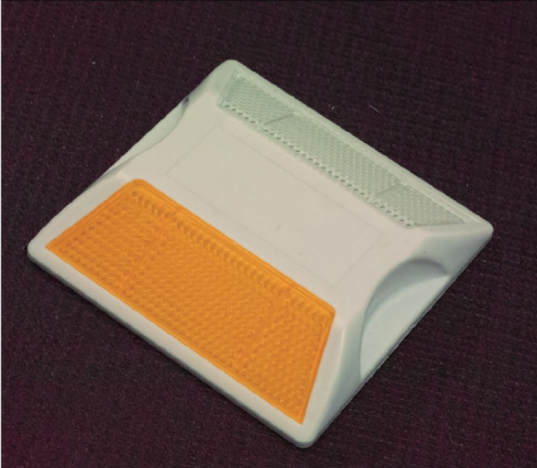 【NEW】 道路 縁石鋲　ライトニング HCB-115　本体白色　反射色パターン×5種類