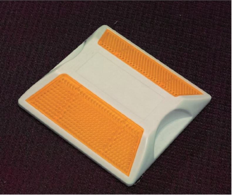 【NEW】 道路 縁石鋲　ライトニング HCB-115　本体白色　反射色パターン×5種類