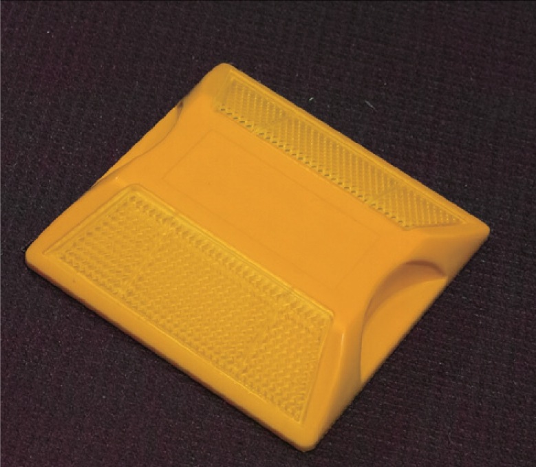 【NEW】 道路 縁石鋲　ライトニング HCB-115　本体黄色　反射色パターン×5種類