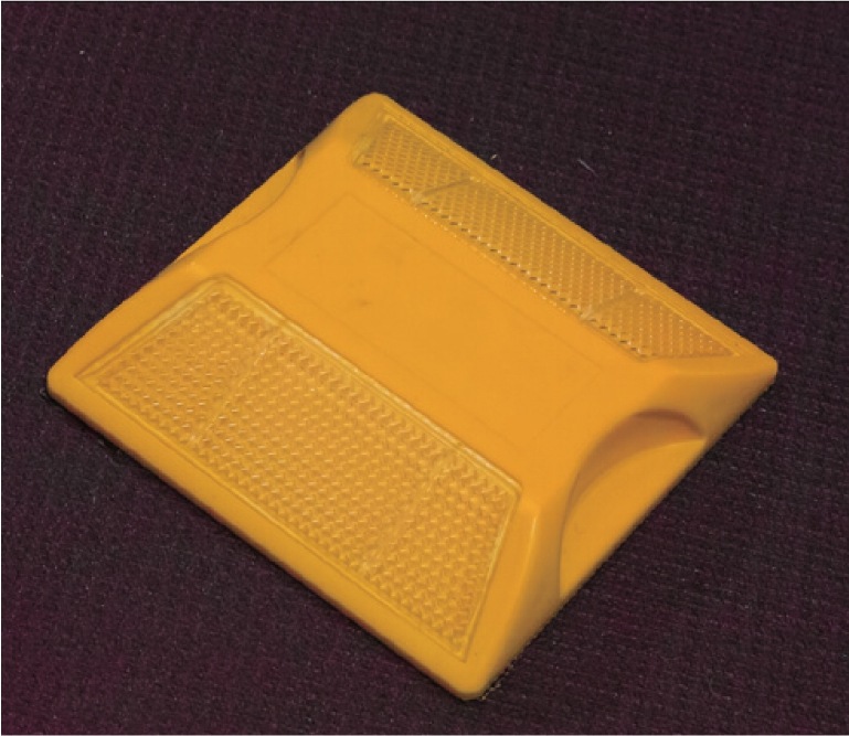 【NEW】 道路 縁石鋲　ライトニング HCB-115　本体黄色　反射色パターン×5種類