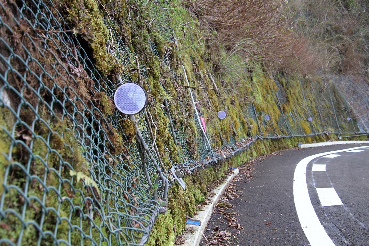 直径10センチ　業務用高輝度反射器　視線誘導標・デリネーター　φ100mm裏面フラットタイプ　全5色