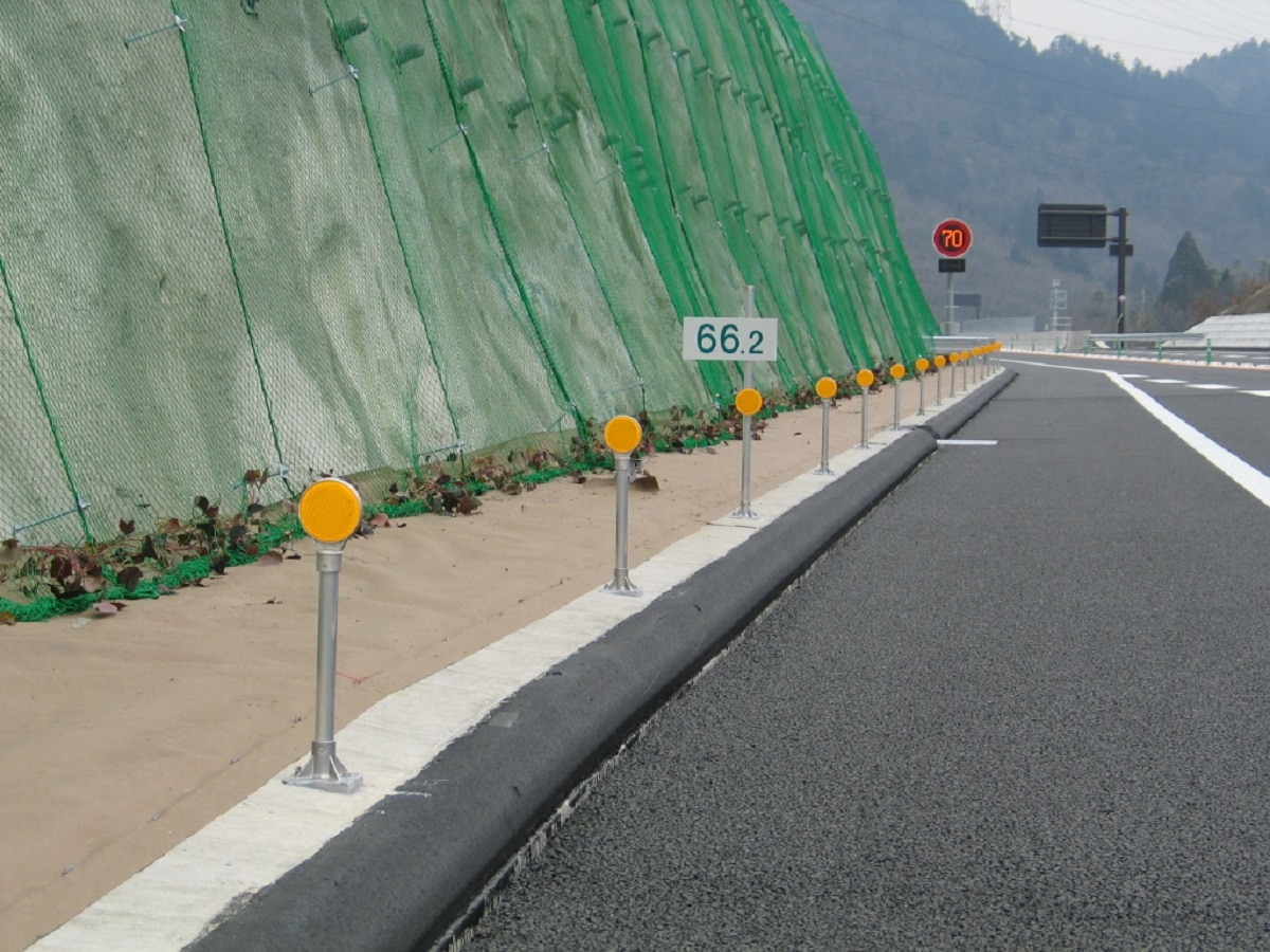 直径10センチ　業務用高輝度反射器　視線誘導標・デリネーター　φ100mm裏面フラットタイプ　全5色