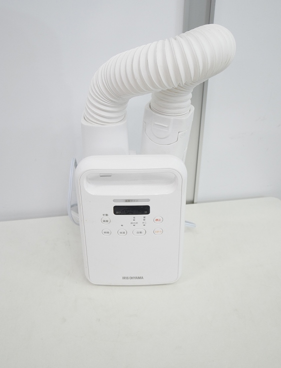 未使用品】アイリスオーヤマ製/カラリエふとん乾燥器/KFK-104R-W