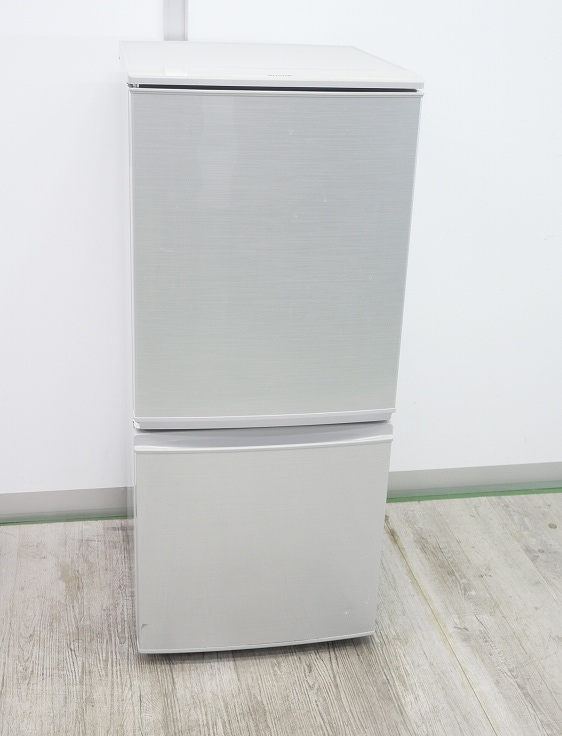 送料無料・設置無料サービス有り】冷蔵庫 2017年製 SHARP SJ-D14C-S 中古