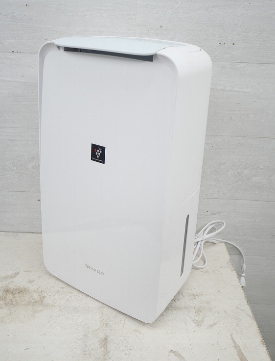 【美品】　SHARP シャープ CV-N71-W 衣類除湿機 ホワイト 除湿器】SHARP シャープ CV-N71-W 2021年製 SHARP シャープ CV