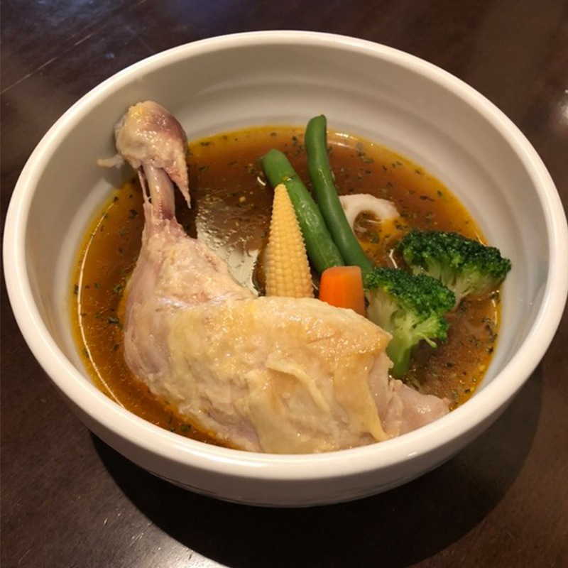 お取り寄せグルメ イエロースパイス 骨付きチキンのスープカレー 辛さ 普通 ミシュラン ビブグルマンの通販はhappy Eater Mall ハピーモ で