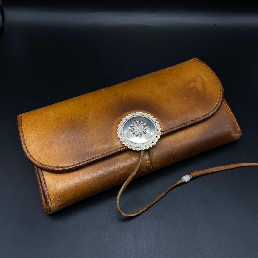 ゴローズ　財布　コンチョ ゴローズ財布金コンチョ2個つきもちろんシルバーもついてます