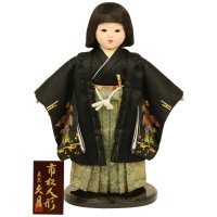 市松人形 久月 齊藤公司作 市松人形 13号 男の子 刺繍金糸加工 横幅38cm