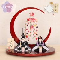 雛人形 木目込み ウララ 親王飾り つるし飾り付き ティピシリーズ 横幅35cm