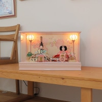 雛人形 ケース飾り 小芥子親王 アクリルケース入り 横幅48cm