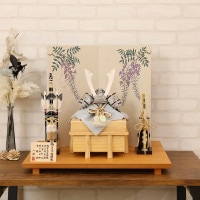 五月人形 兜 プラチナ箔兜 8号 パステル水入り 兜飾り 藤の花屏風セット 横幅58cm