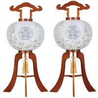 盆提灯 対柄 家紋行灯 ケヤキ 対柄 福印 40W 絹 紋二重 書き絵 花あしらい 天然木 ●7営業日で発送／家紋・名入の場合+10日間 1/15より順次発送