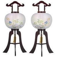 盆提灯 置き提灯 対柄行灯 極太桜調 対柄 12号 40W 絹二重絵 書き絵 鉄仙 天然木 ●7営業日で発送／家紋・名入の場合+10日間 1/15より順次発送