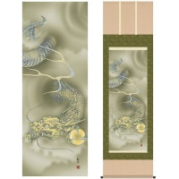 掛け軸 床の間 モダン 和風 尺五 縁起画掛軸 龍神図 山村 観峰 三美会 約54.5cm 190cm 洛彩緞子本表装 10年間保証 収納箱 防虫香 風鎮 付き 1/15以降順次発送