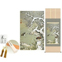 掛け軸 床の間 モダン 和風 尺五 雪中遊禽図 伊藤若冲 洛彩緞子本表装 約54.5 153cm 新絹本 10年間保証   収納箱 防虫香 風鎮 付き 1/15以降順次発送