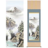 掛け軸 床の間 モダン 和風 尺五 山水画掛軸 四季山水 四季富情 夏 富士緑風 伊藤 渓山 三美会 約54.5cm 190cm 洛彩緞子本表装 10年間保証 収納箱 防虫香 風鎮 付き 1/15以降順次発送