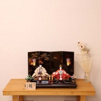 雛人形 平飾り 親王飾り 名入れ 立札 雛祭り親王飾り 二人雛  十二単姿 衣装着特選 横幅70cm