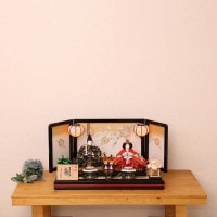 雛人形 平飾り 親王飾り 名入れ 立札 雛祭り親王飾り 二人雛  十二単姿 衣装着特選 横幅70cm