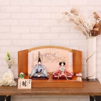 雛人形 親王飾り 宴桜 芥子親王 ぷり姫 木製刺繍屏風 横幅55cm