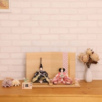 雛人形 宴桜 芥子親王飾り  木目調二曲屏風 横幅50cm