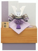 2024年 宝童新作 コンパクト 五月人形 兜飾り 収納飾り 白銀紫中鍬兜 5号