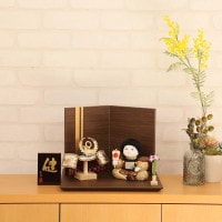 五月人形 木目込み人形 工房天祥ミニ健ちゃん 座り姿 兜付き 横幅30cm 武者人形 子供大将