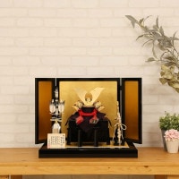 五月人形 国宝 奈良春日大社所蔵模写 純金箔押し 竹雀之8号兜 金屏風 横幅54cm