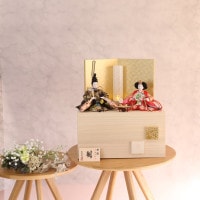 雛人形 ひな人形 コンパクト 横幅37cm  収納飾り 収納タイプ 木目調 金屏風 かわいい おしゃれ 小芥子親王 桐収納 赤 黒 ピンク 白 はるる 初節句 お祝い 女の子 桃の節句 ひな祭り