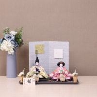 雛人形 コンパクト ひな人形 親王飾り 小芥子親王 因州和紙屏風 かわいい おしゃれ モダン インテリア ひな人形 小さい 横幅42cm  グレー ゴールド ピンク パステルカラー お祝い 初節句 ひな祭り 桃の節句