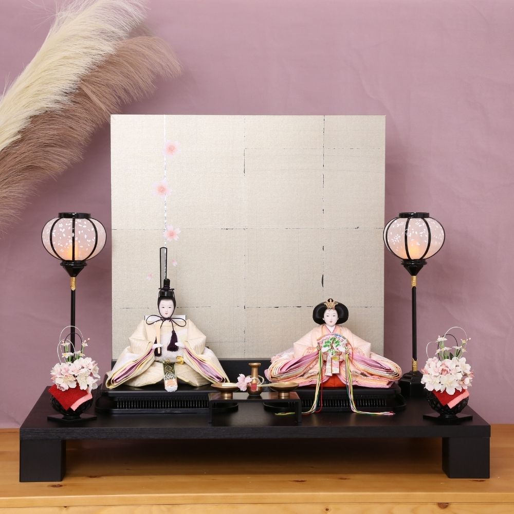 雛人形 ひな人形 親王飾り 三五親王 めぐし雛 丹後ちりめん衣装 ピンク イエロー パステルカラー 芥子親王 おしゃれ モダン インテリア スタイリッシュ すず箔押し屏風  初節句 女の子 お祝い 桃の節句 ひな祭り