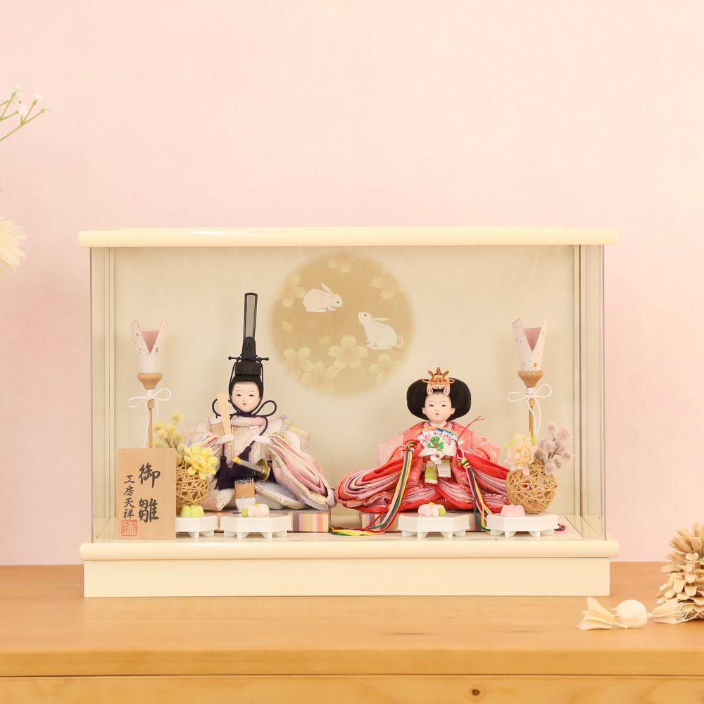 雛人形 コンパクト 白 ケース入り 横幅39cm ひな人形 ケース飾り 親王飾り かわいい おしゃれ 北欧風 小さい 白 モカ お祝い 初節句 ひな祭り 桃の節句